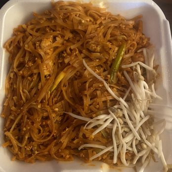 Thai Cafe - Pad thai chicken - Thai Near Me - Lancaster, California