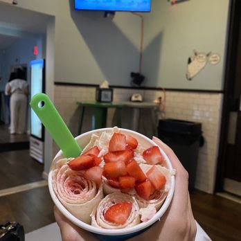 Frozen Rolls Creamery - Desserts Near Me - Austin, Texas Frozen Rolls Creamery - Desserts Near Me - Austin, Texas