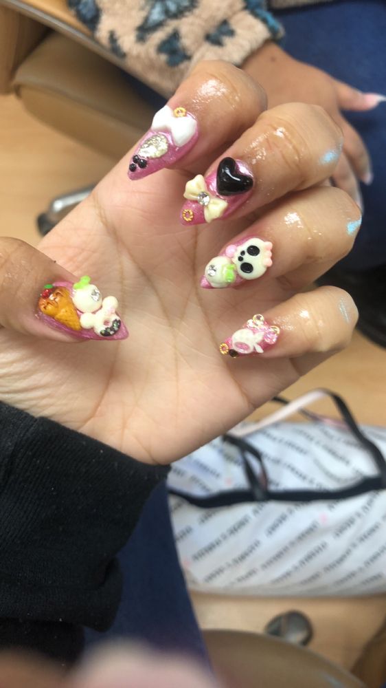 Shelly’s Nails