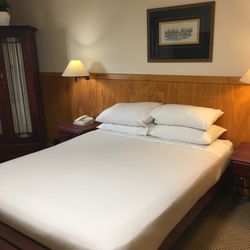 Wellesley Hotel On The Lake