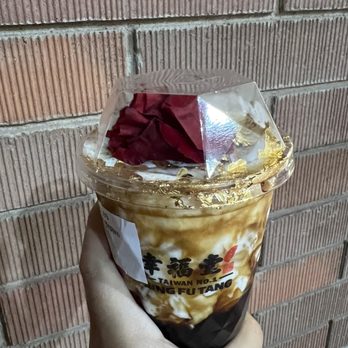 Xing Fu Tang - Rose Gold Foil Brown Sugar Boba Milk - Bubble Tea Near Me - Mesa, Arizona Xing Fu Tang - Rose Gold Foil Brown Sugar Boba Milk - Bubble Tea Near Me - Mesa, Arizona