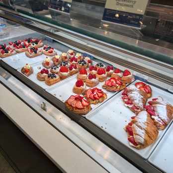 Paris Baguette - Bakeries Near Me - Sacramento, California