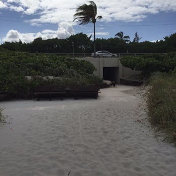 Spanish River Park - Tunnel from beach to parking lot - Parks Near Me - Boca Raton, Florida Spanish River Park - Tunnel from beach to parking lot - Parks Near Me - Boca Raton, Florida