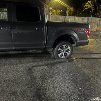 Emergency Auto Pros - Emergency flat tire change - Roadside Assistance Near Me Emergency Auto Pros - Emergency flat tire change - Roadside Assistance Near Me