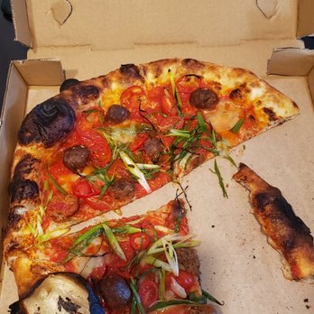 Freesoulcaffe - cold, burnt $20 pizza w/quality plant-based ingredients - Vegan Near Me - Tustin, California Freesoulcaffe - cold, burnt $20 pizza w/quality plant-based ingredients - Vegan Near Me - Tustin, California