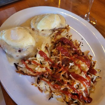Little Si Restaurant & Lounge - Little Si Benedict - Burgers Near Me - North Bend, Washington Little Si Restaurant & Lounge - Little Si Benedict - Burgers Near Me - North Bend, Washington