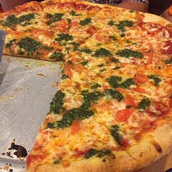 Fratelli Pizza - Margherita pizza with fresh pesto - Pizza Near Me - Flagstaff, Arizona