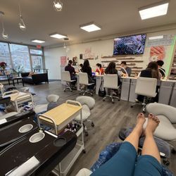 Leo’s Nail Spa