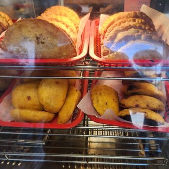 Mi Tierrita Colombia - Variedad de frituras - Bakeries Near Me - Des Plaines, Illinois Mi Tierrita Colombia - Variedad de frituras - Bakeries Near Me - Des Plaines, Illinois