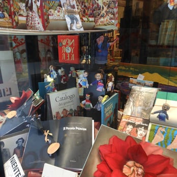 L'Ibrido Libreria - vetrina - Bookstores Near Me - Naples, NA