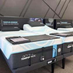 Sleep cooler all night long with the Tempur-Pedic Lux-Breeze