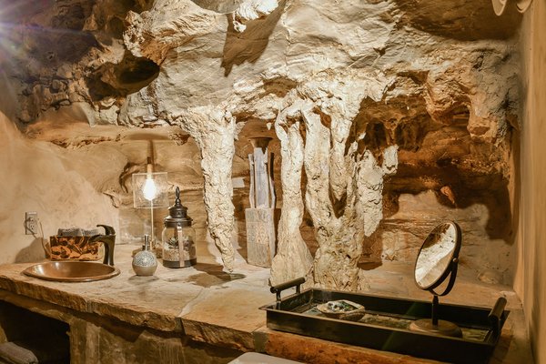 Beckham Creek Cave Lodge by null