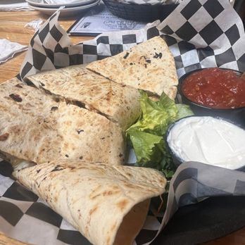 Marietta Brewing Company - Chicken and black bean quesadilla appetizer - Brewpubs Near Me - Marietta, Ohio Marietta Brewing Company - Chicken and black bean quesadilla appetizer - Brewpubs Near Me - Marietta, Ohio
