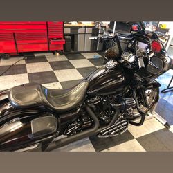 New Rockford Fosgate speakers and amplifier installed on this new Harley. Must hear this setup on the display at the store, it ROCKS!