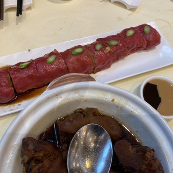 New Mandarin Seafood Restaurant - Red rice roll with fried fish paste 紅米魚蓉腸粉 - Dim Sum Near Me - Vancouver, British Columbia