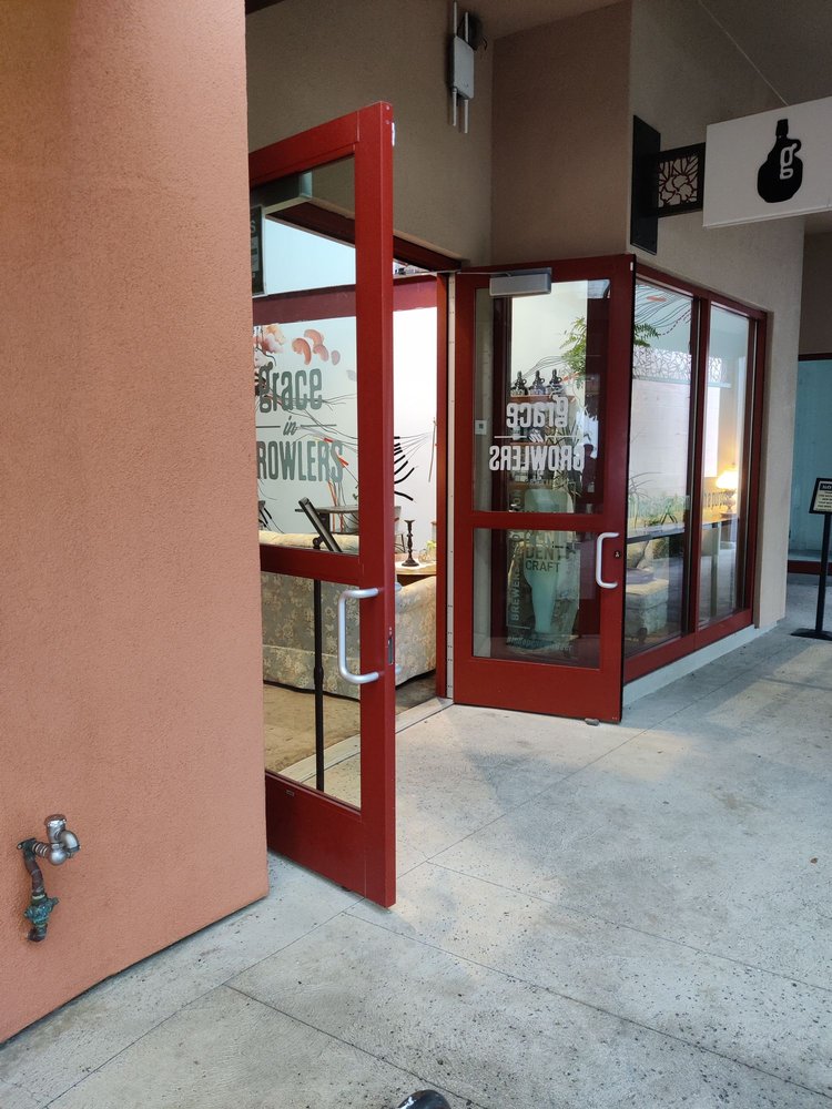 MUKI DOGS CLOSED 143 Hekili St, Kailua, Hawaii Vegan Restaurant