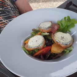 La Charbonnette - L'entrée salade de chevre