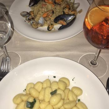 Al Ponte del Megio - Gnocchi and spaghetti with clams - Venetian Near Me - Venezia, VE Al Ponte del Megio - Gnocchi and spaghetti with clams - Venetian Near Me - Venezia, VE