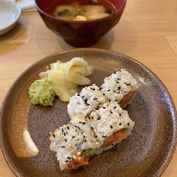 Jinbei - Spicy tuna roll - Japanese Near Me - Irvine, California Jinbei - Spicy tuna roll - Japanese Near Me - Irvine, California