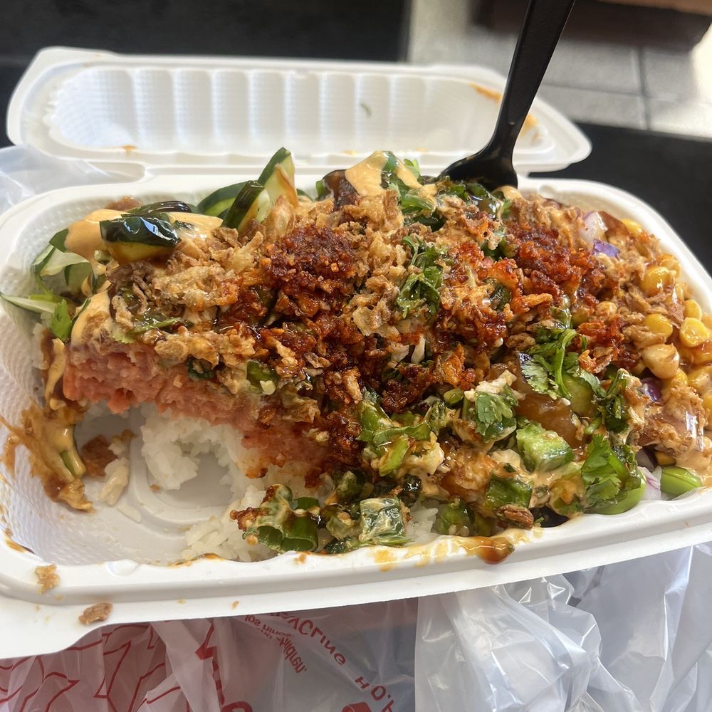 Poke Moki - Spicy tuna, crab meat, and salmon served on white rice. Spicy mustard, sweet eel sauce, and veggies - Poke Near Me - Sun Valley, California Poke Moki - Spicy tuna, crab meat, and salmon served on white rice. Spicy mustard, sweet eel sauce, and veggies - Poke Near Me - Sun Valley, California