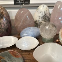 Taylors Falls Bead Store - Wide variety of crystals