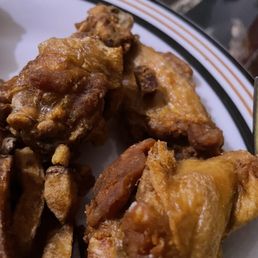 Wings sauce on side