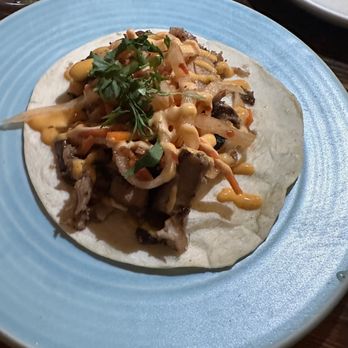 Bar Peached - Banh mi taco - Cocktail Bars Near Me - Austin, Texas