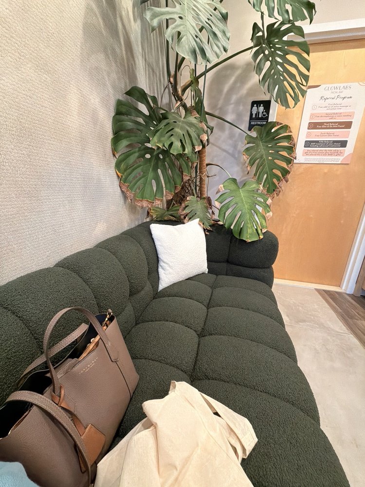 Glow Labs Facial Bar Logo