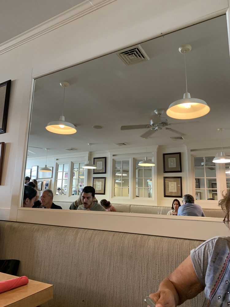 Sweet Mimi's Cafe & Bakery