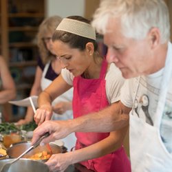 Cook Love Heal by Rachel Zierzow - Chef Rachel with student at Thai Cooking Class