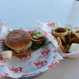Burger n onion rings.. onion rings needs to be crisper.