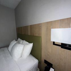Country Inn & Suites Williamsburg East - Dirty pillows smelled like mildew.