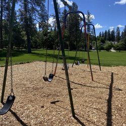 Upper Manito Park & Splash Pad - Swings!