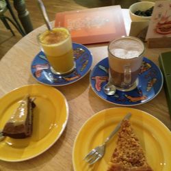 Bagels & Beans - Golden coconut latte, hot chocolate, chocolate pie, apple pie