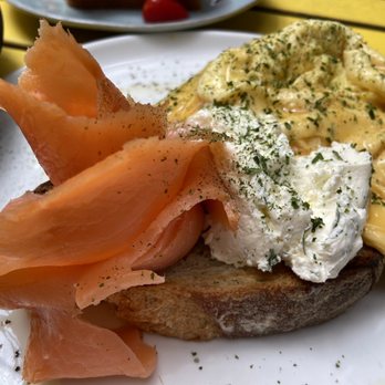 Outro - smoked 'n scrambled toast - Cafes Near Me - New York, New York