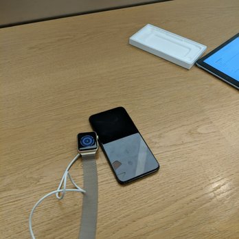 Apple Town Square - Mobile Phones Near Me - Las Vegas, Nevada