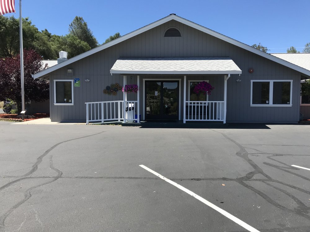 Calaveras Senior Center Logo