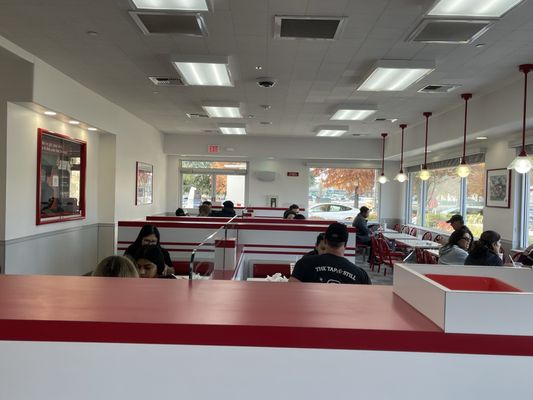 In-N-Out Burger by null