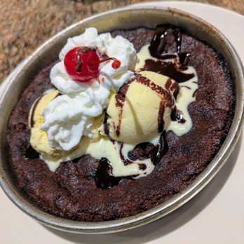 BJ's Restaurant & Brewhouse - Hot Fudge Brownie Pizookie - American Near Me - Arcadia, California BJ's Restaurant & Brewhouse - Hot Fudge Brownie Pizookie - American Near Me - Arcadia, California