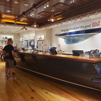 Vineyard Vines - Men's Clothing Near Me - Short Hills, New Jersey Vineyard Vines - Men's Clothing Near Me - Short Hills, New Jersey