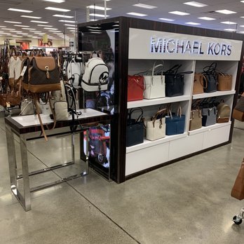 travis air force exchange