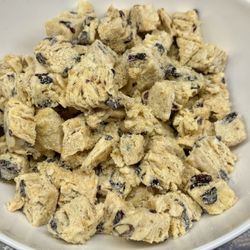 Golden Harbor Buffet - Raisin Crisp Treats; IG: @katzlundell