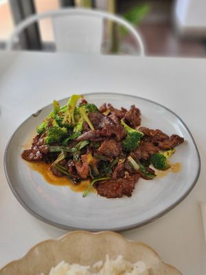 Hoy's Wok Chinese Food by null