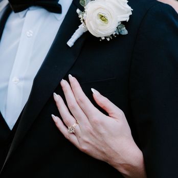Creative Floral Designs - Grooms boutonniere - Albright & Co Photography - Floral Designers Near Me - Fullerton, California Creative Floral Designs - Grooms boutonniere - Albright & Co Photography - Floral Designers Near Me - Fullerton, California