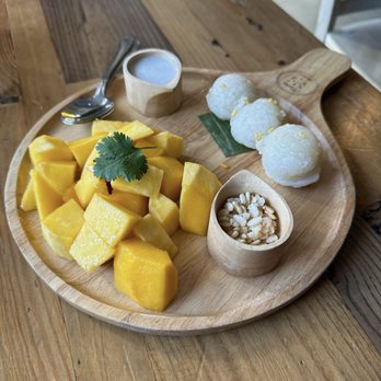 Crying Thaiger - Mango sticky rice - Thai Near Me - Malden, Massachusetts