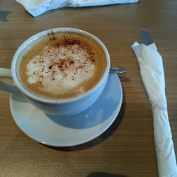 Entre Nous & L'Oeuf - capuccino