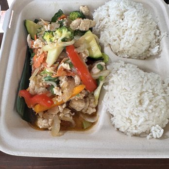 Pakamon Farm Fresh - Chicken and mixed vegetables - Food Trucks Near Me Pakamon Farm Fresh - Chicken and mixed vegetables - Food Trucks Near Me