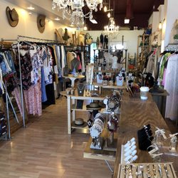 Divas Gallery - Inside the store