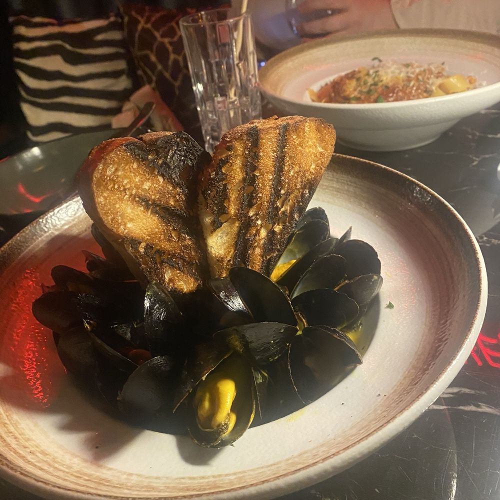 Mussels with Burnt Bread Mussels with Burnt Bread