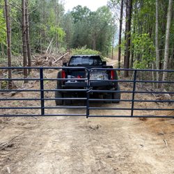 Foxy Farms Construction - Fence installation, pasture fencing, electric fencing